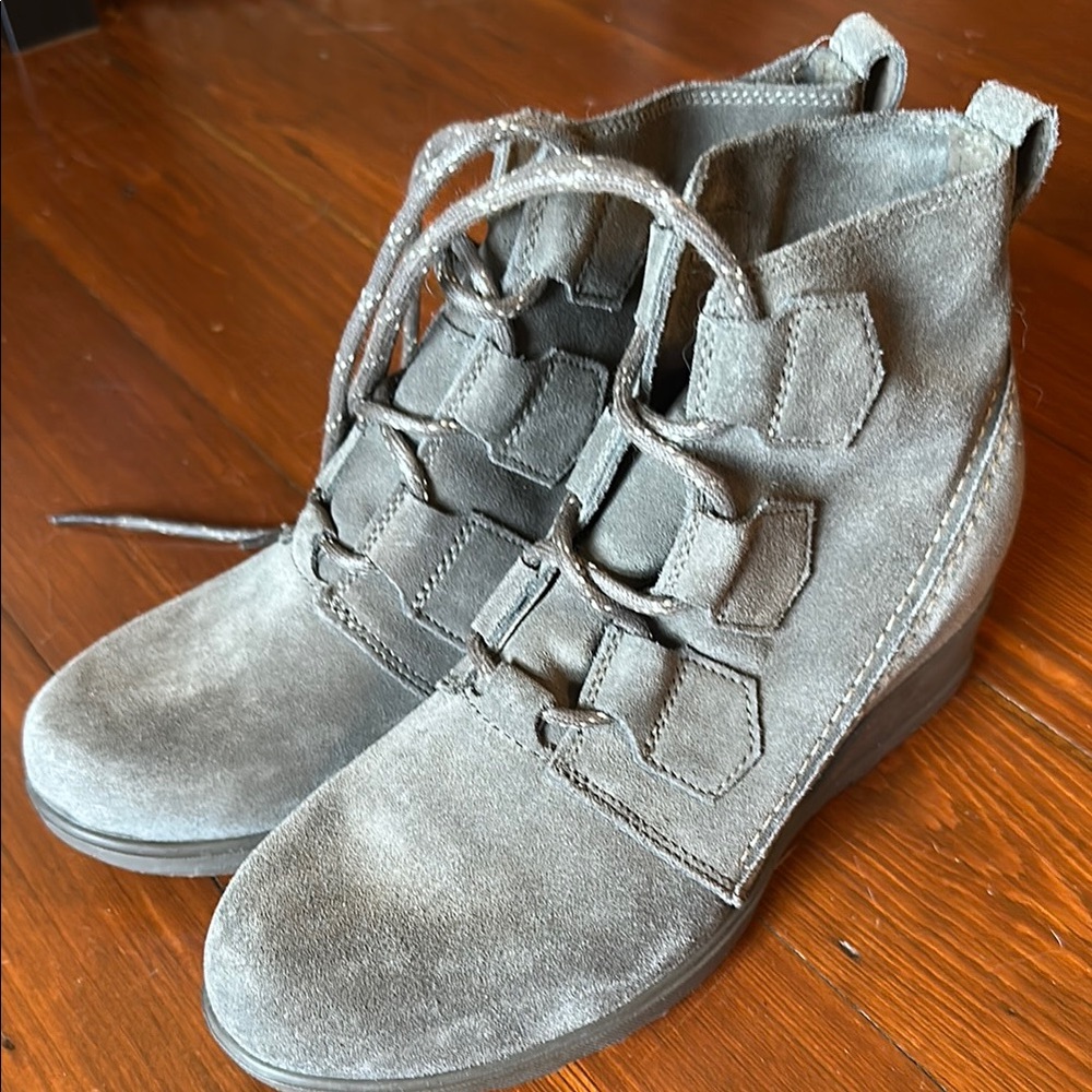 NWOT Ladies SOREL Suede Lace-Up Ankle Booties - Picture 5 of 7